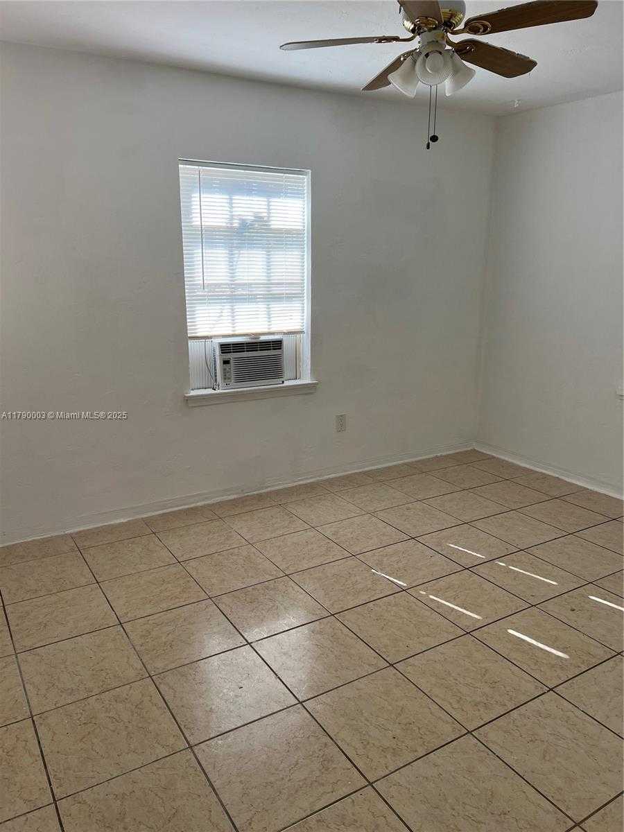 Small Image of 1001 NORTH EAST 111TH ST #2, Biscayne Park Number 10