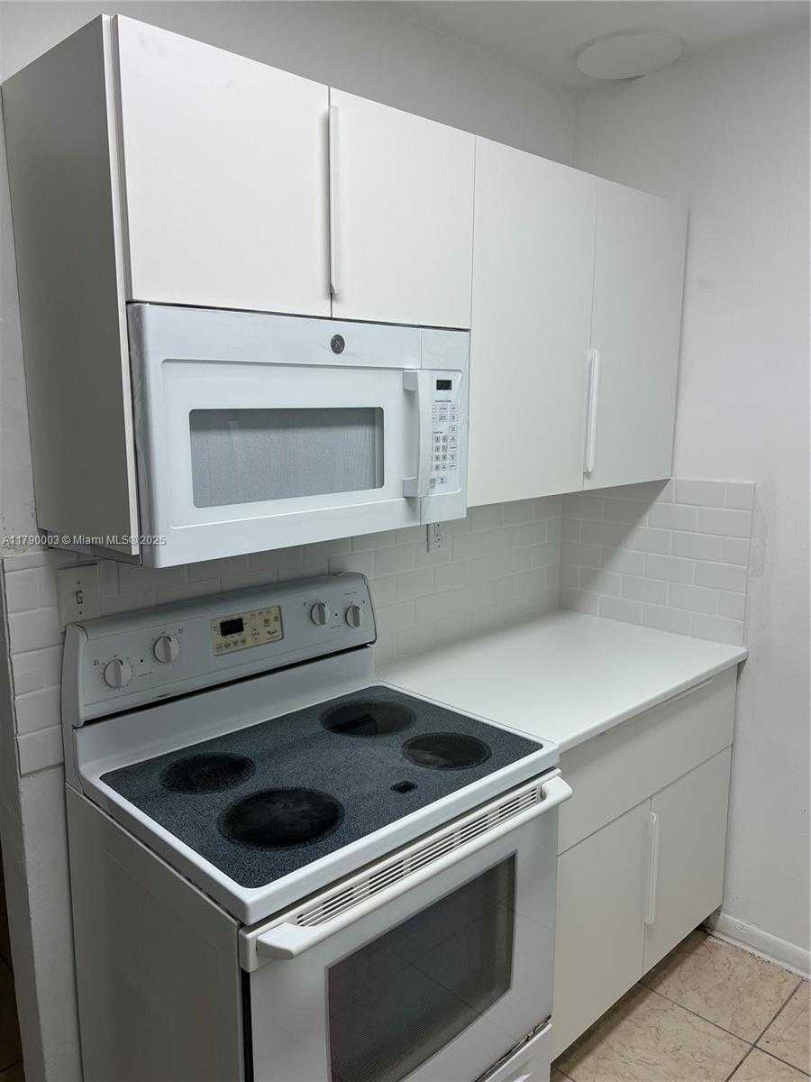 Small Image of 1001 NORTH EAST 111TH ST #2, Biscayne Park Number 5