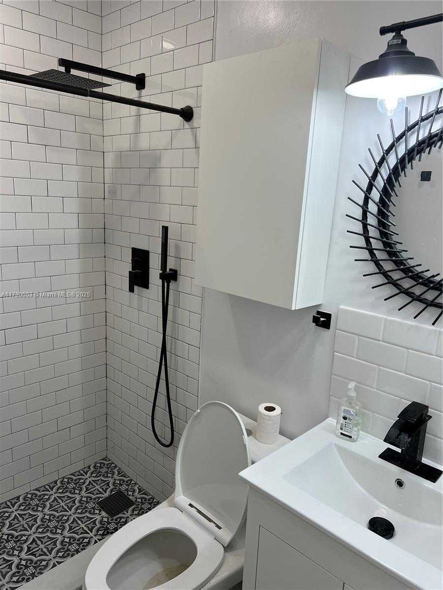Small Image of 1001 NORTH EAST 111TH ST #2, Biscayne Park Number 8