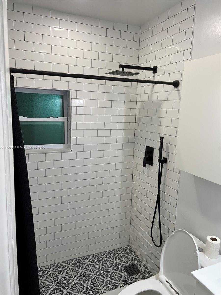 Small Image of 1001 NORTH EAST 111TH ST #2, Biscayne Park Number 9