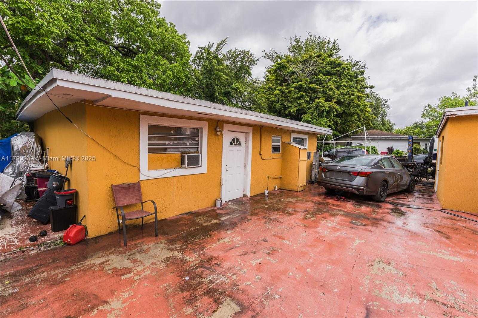 Small Image of 10040 NORTH WEST 8TH AVE #3, Miami Number 11