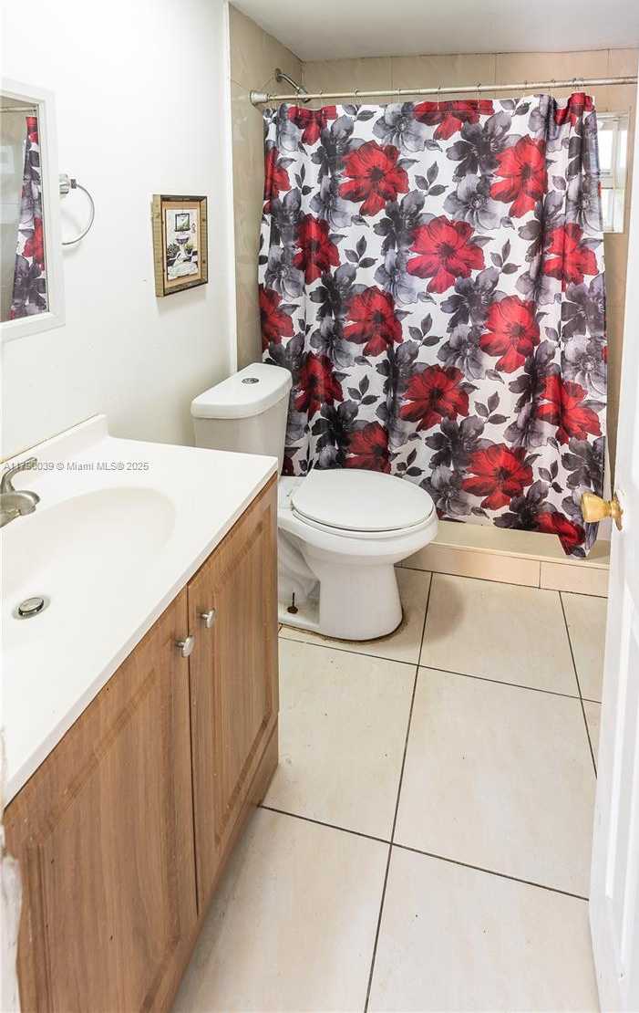 Small Image of 10040 NORTH WEST 8TH AVE #3, Miami Number 14