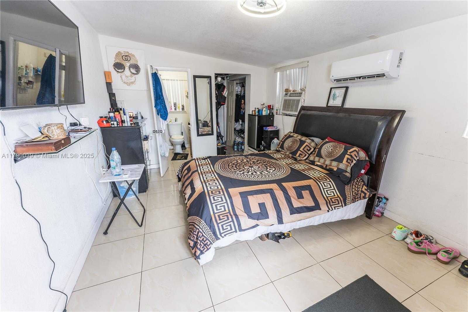 Small Image of 10040 NORTH WEST 8TH AVE #3, Miami Number 9