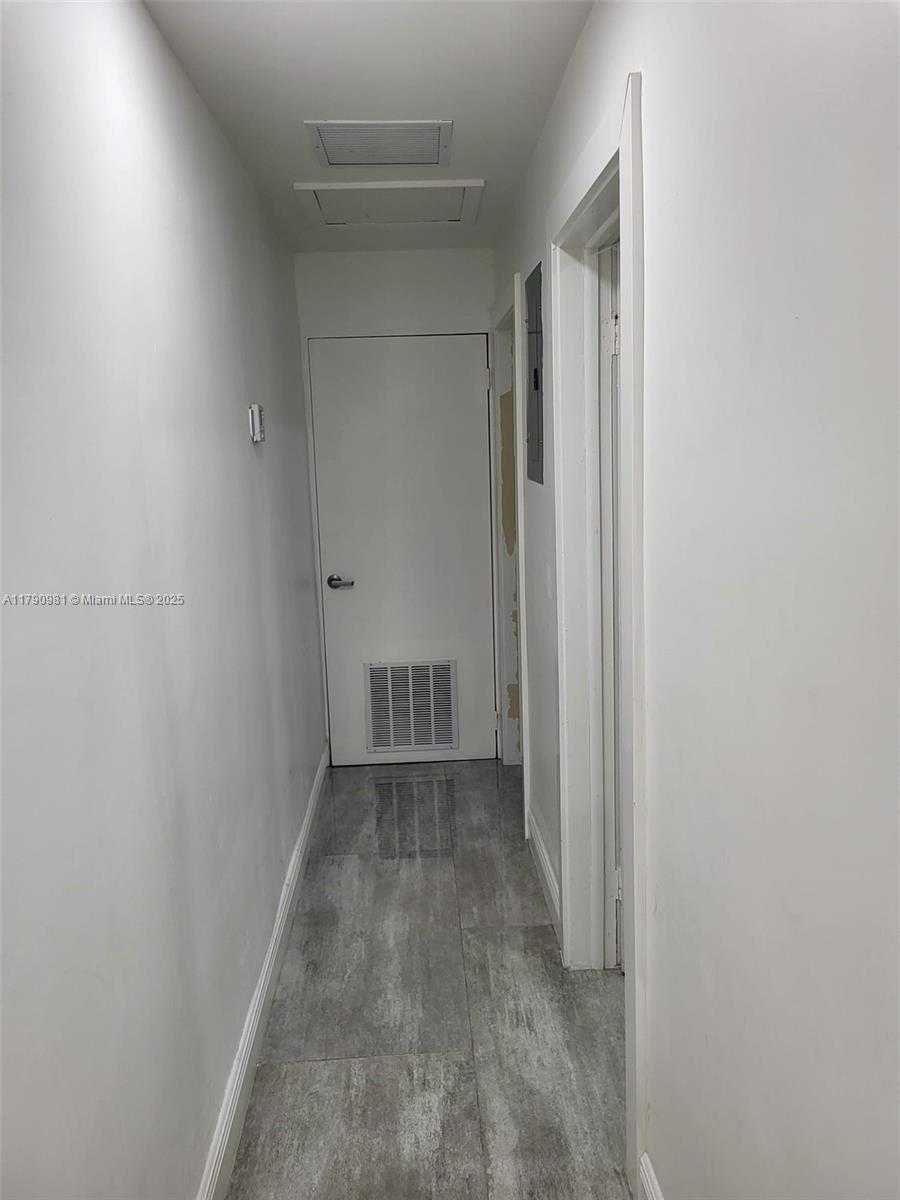 Small Image of 1650 NORTH EAST 147TH ST #3, Miami Number 10
