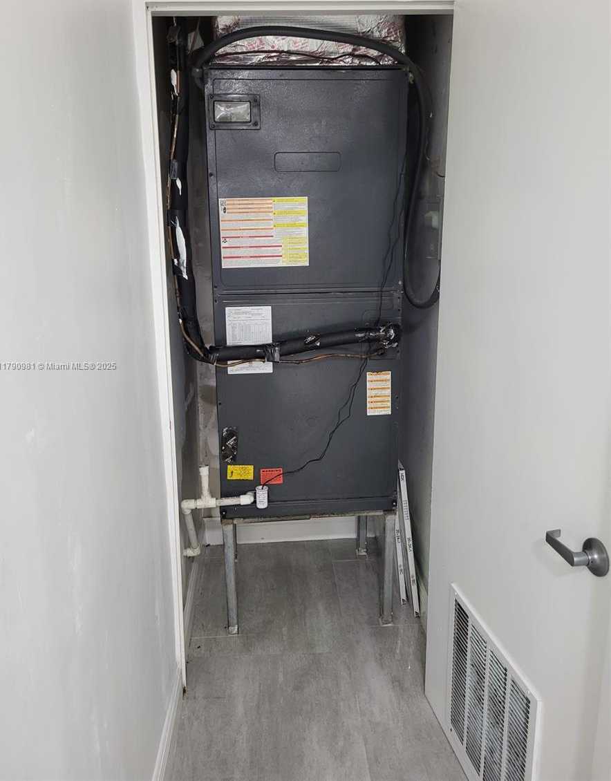 Small Image of 1650 NORTH EAST 147TH ST #3, Miami Number 11