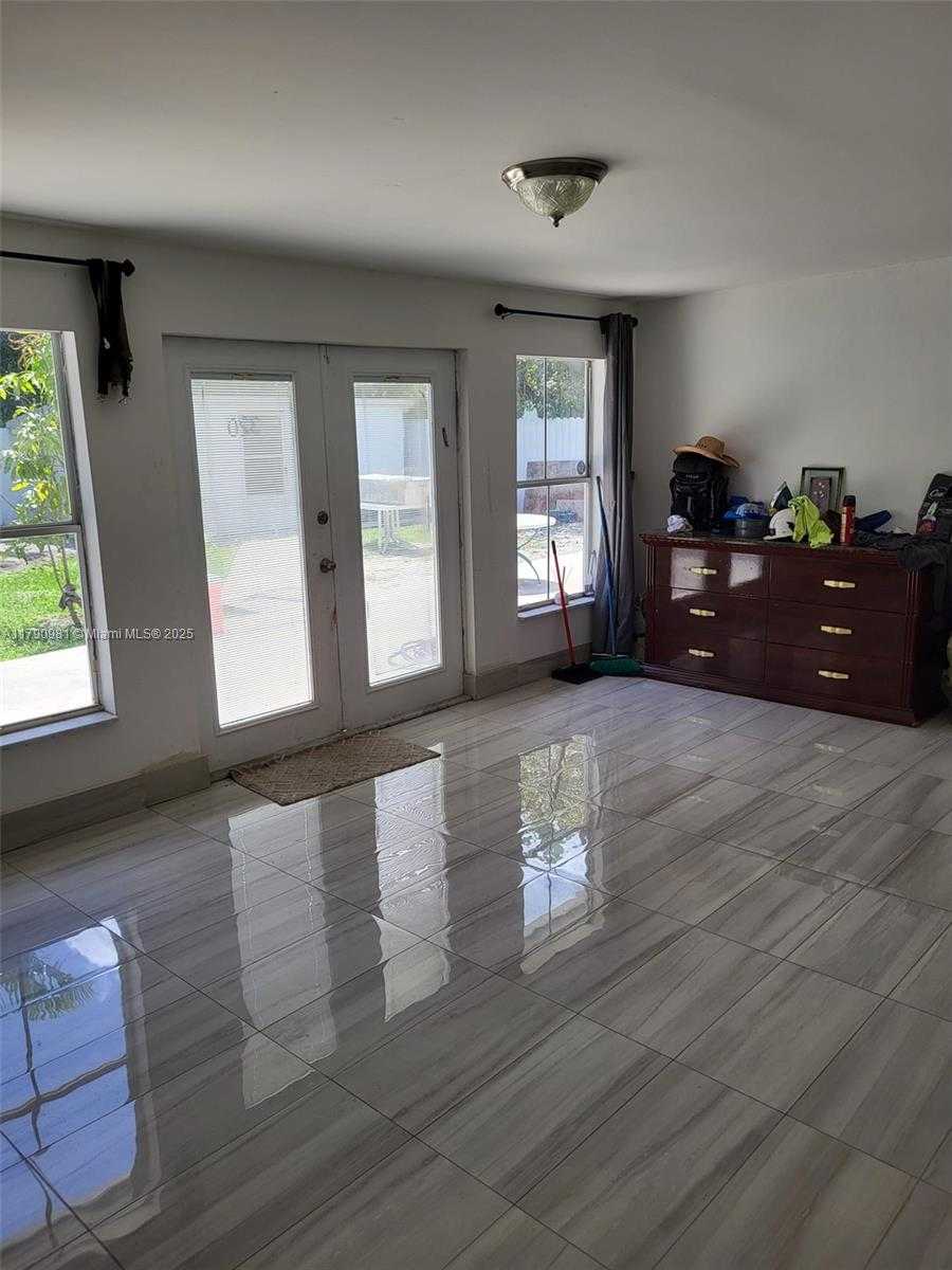 Small Image of 1650 NORTH EAST 147TH ST #3, Miami Number 16