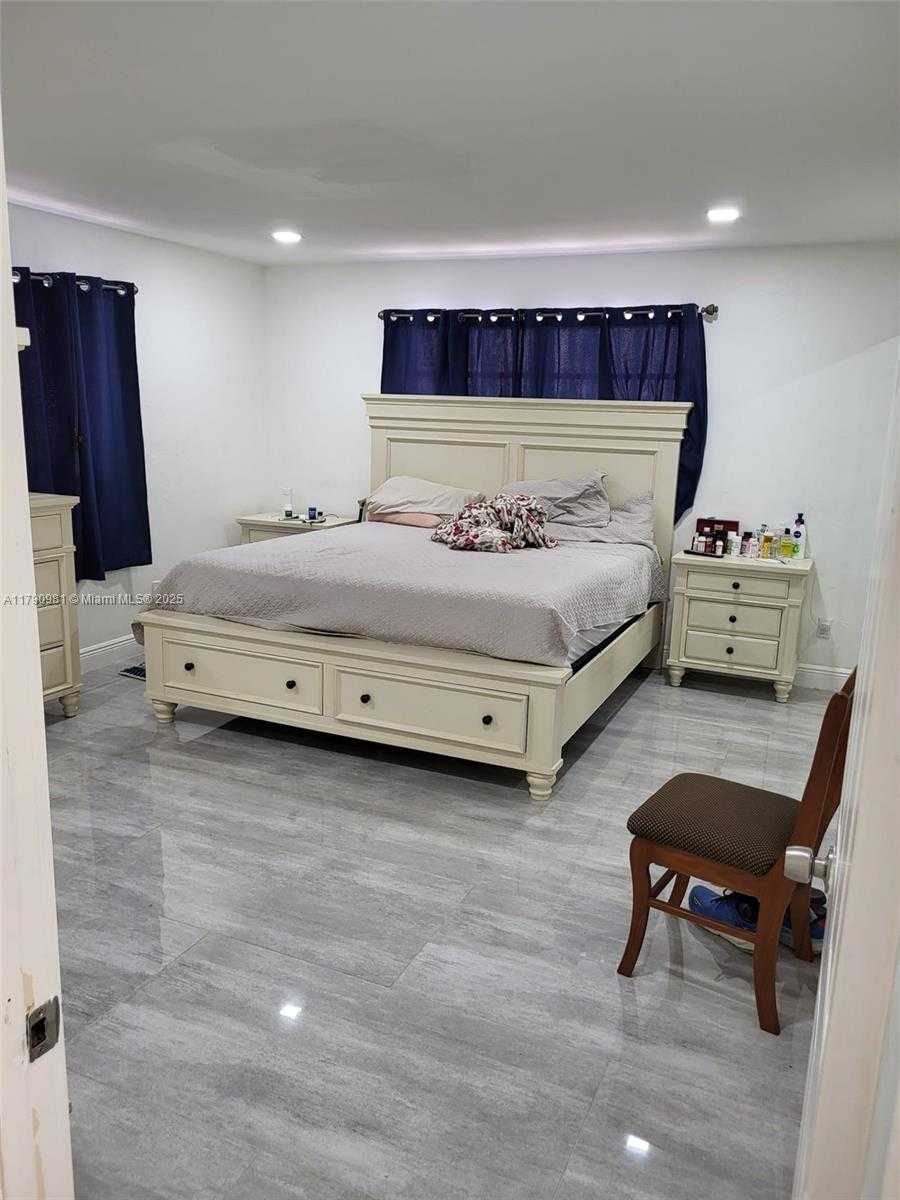 Small Image of 1650 NORTH EAST 147TH ST #3, Miami Number 2