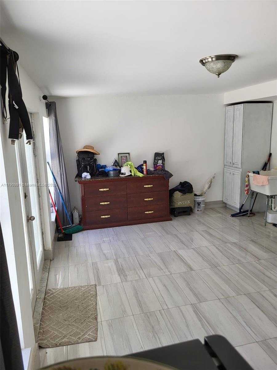 Small Image of 1650 NORTH EAST 147TH ST #3, Miami Number 20