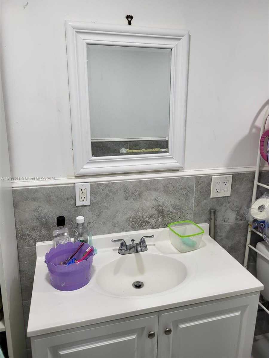 Small Image of 1650 NORTH EAST 147TH ST #3, Miami Number 28
