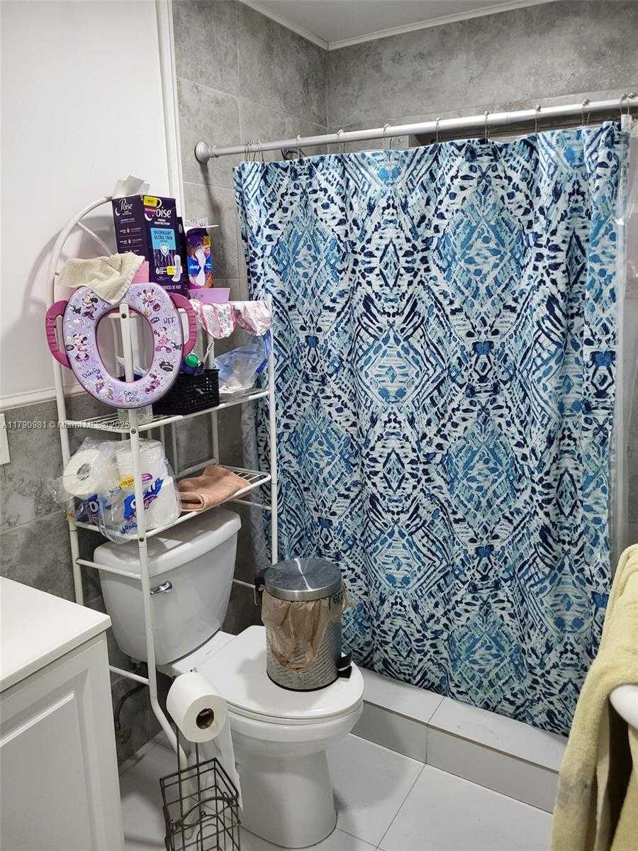 Small Image of 1650 NORTH EAST 147TH ST #3, Miami Number 29