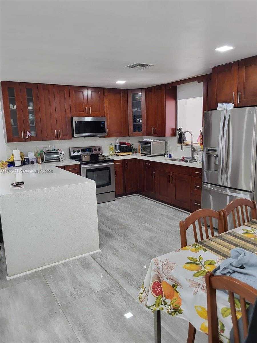 Small Image of 1650 NORTH EAST 147TH ST #3, Miami Number 3