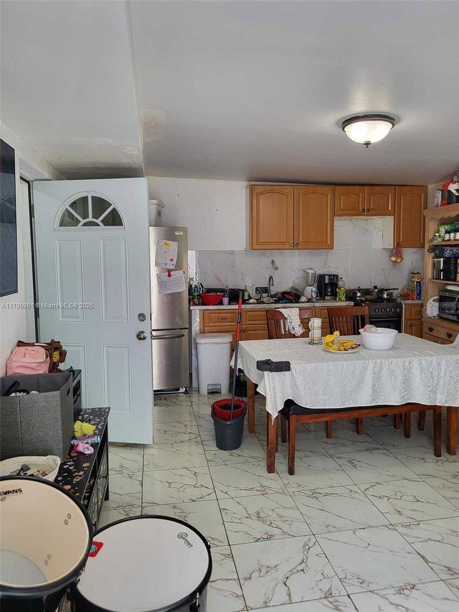 Small Image of 1650 NORTH EAST 147TH ST #3, Miami Number 30