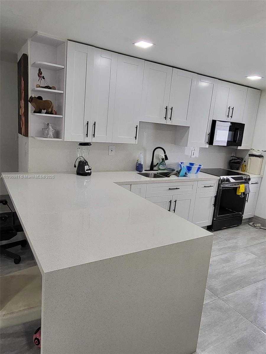 Small Image of 1650 NORTH EAST 147TH ST #3, Miami Number 35