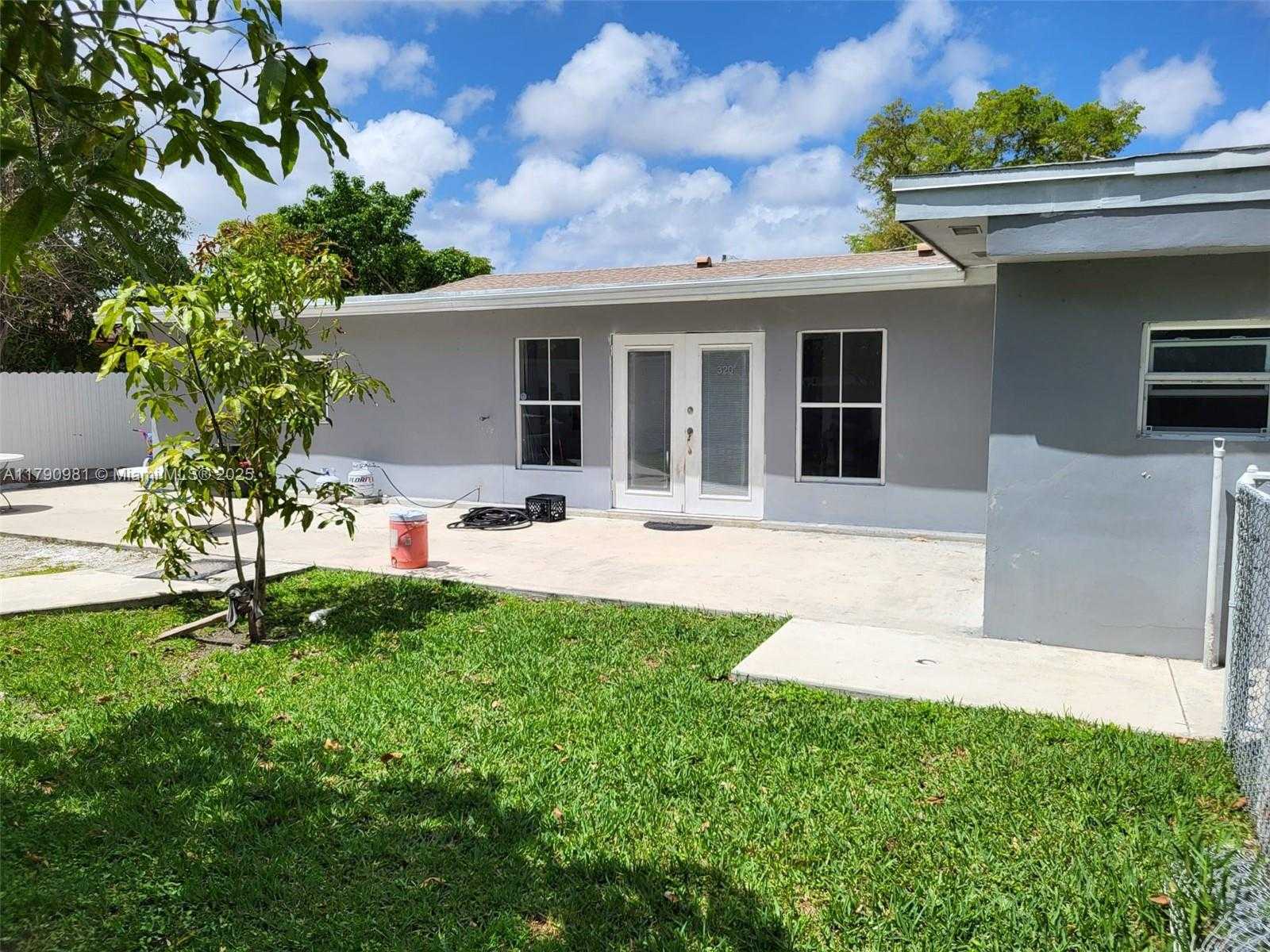 Small Image of 1650 NORTH EAST 147TH ST #3, Miami Number 4