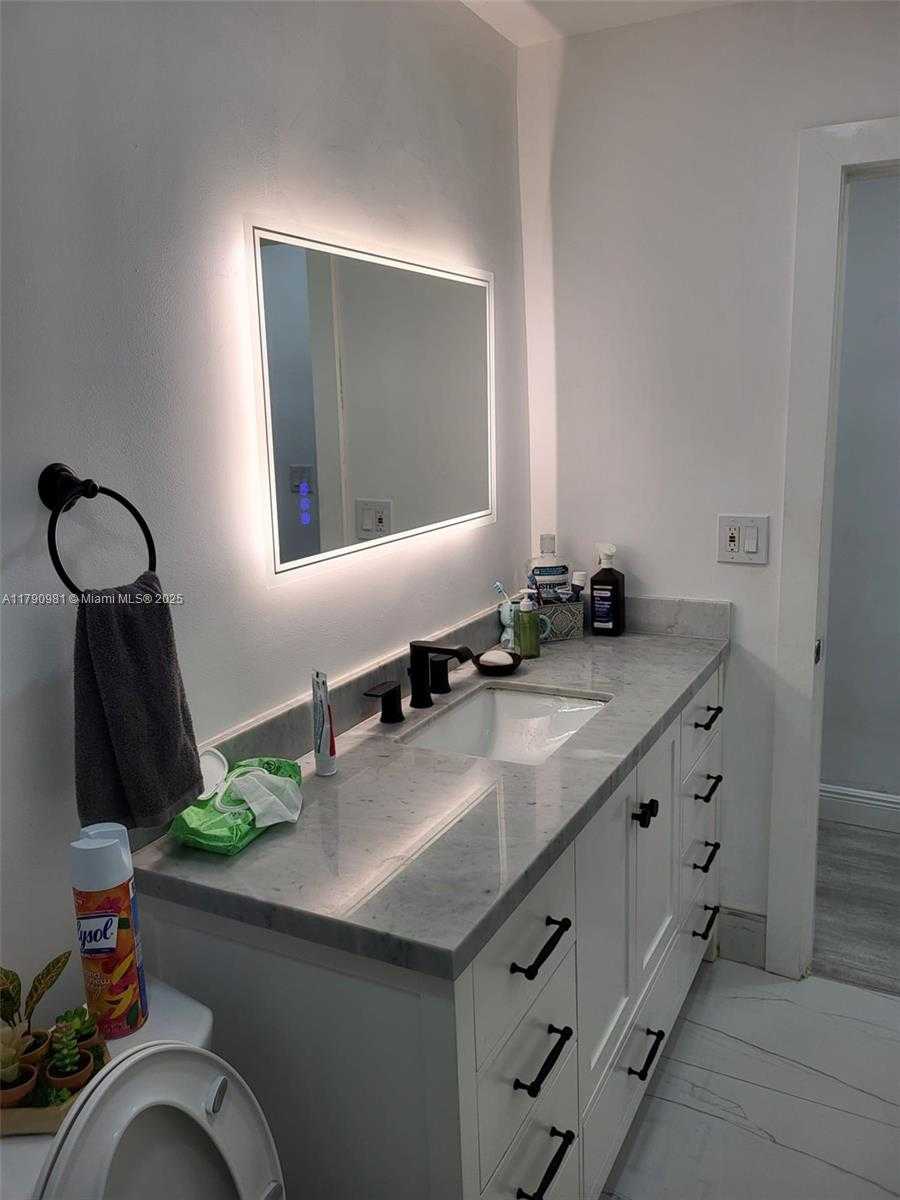 Small Image of 1650 NORTH EAST 147TH ST #3, Miami Number 5
