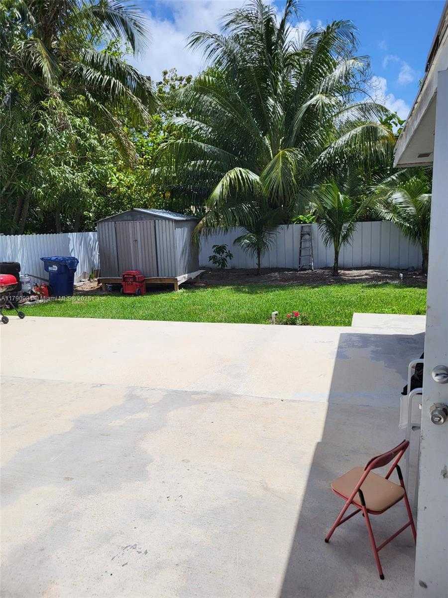 Small Image of 1650 NORTH EAST 147TH ST #3, Miami Number 51