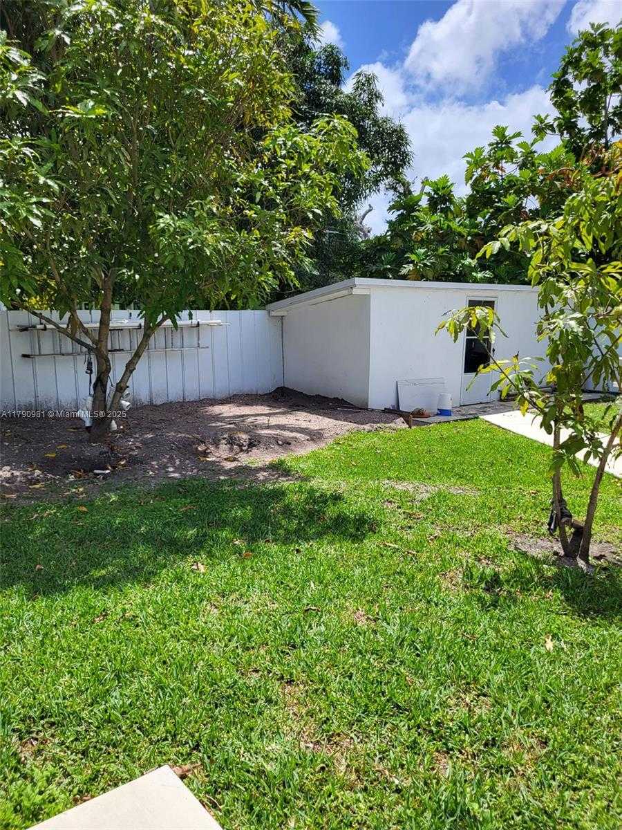 Small Image of 1650 NORTH EAST 147TH ST #3, Miami Number 52