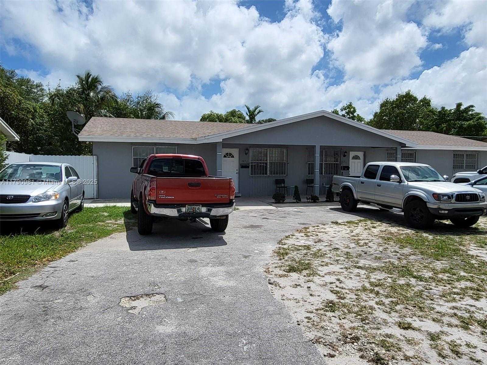 Small Image of 1650 NORTH EAST 147TH ST #3, Miami Number 56
