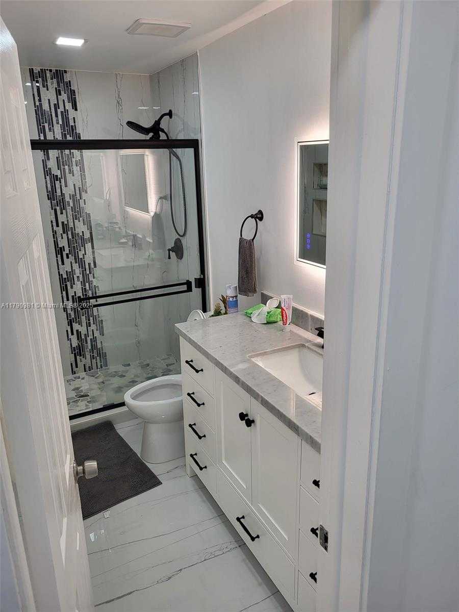 Small Image of 1650 NORTH EAST 147TH ST #3, Miami Number 6