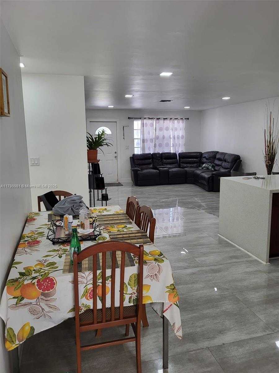 Small Image of 1650 NORTH EAST 147TH ST #3, Miami Number 9
