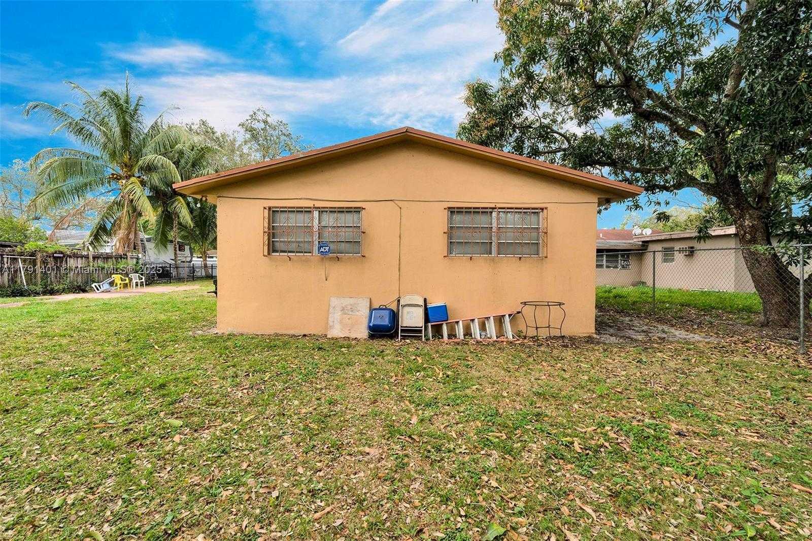 Small Image of 1900 NORTH WEST 88TH ST, Miami Number 20