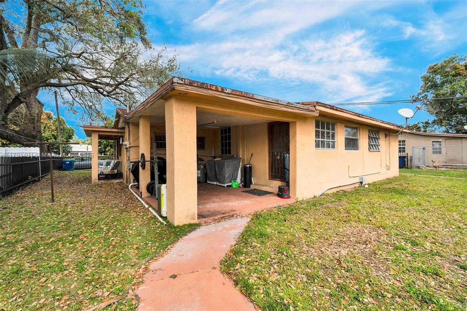 Small Image of 1900 NORTH WEST 88TH ST, Miami Number 22