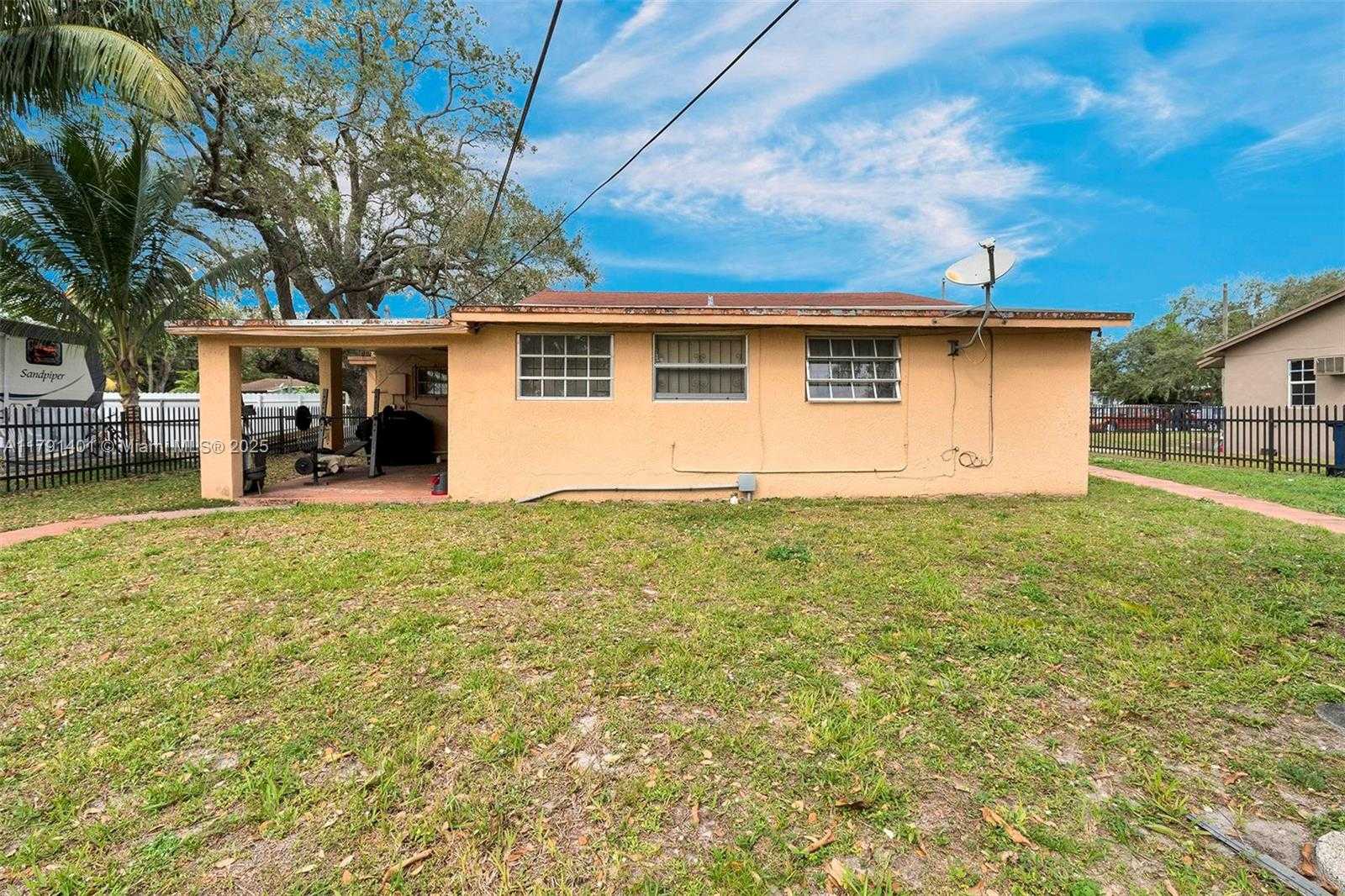 Small Image of 1900 NORTH WEST 88TH ST, Miami Number 23