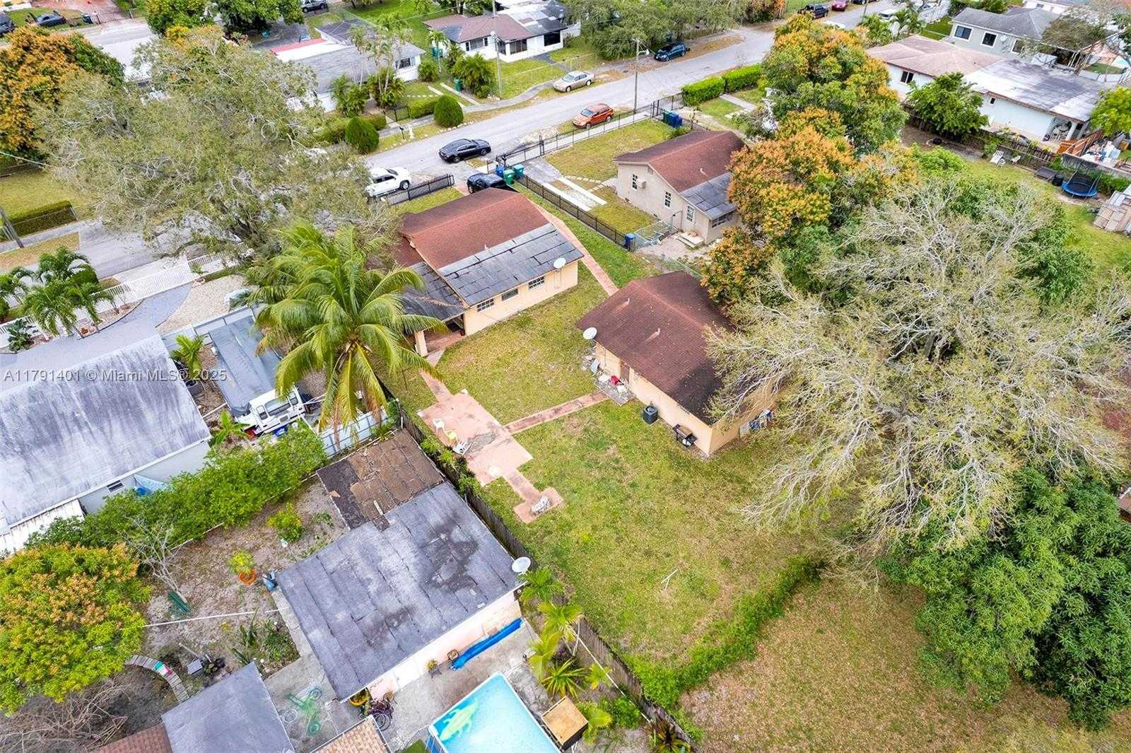 Small Image of 1900 NORTH WEST 88TH ST, Miami Number 26