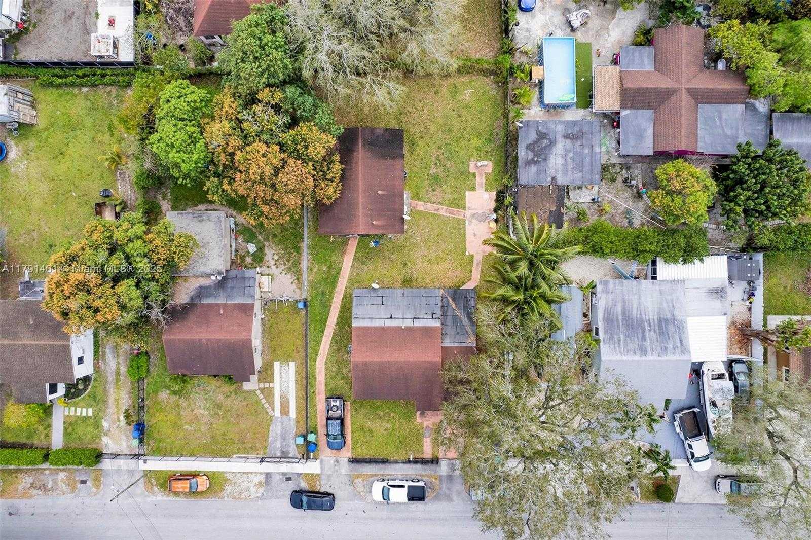 Small Image of 1900 NORTH WEST 88TH ST, Miami Number 27
