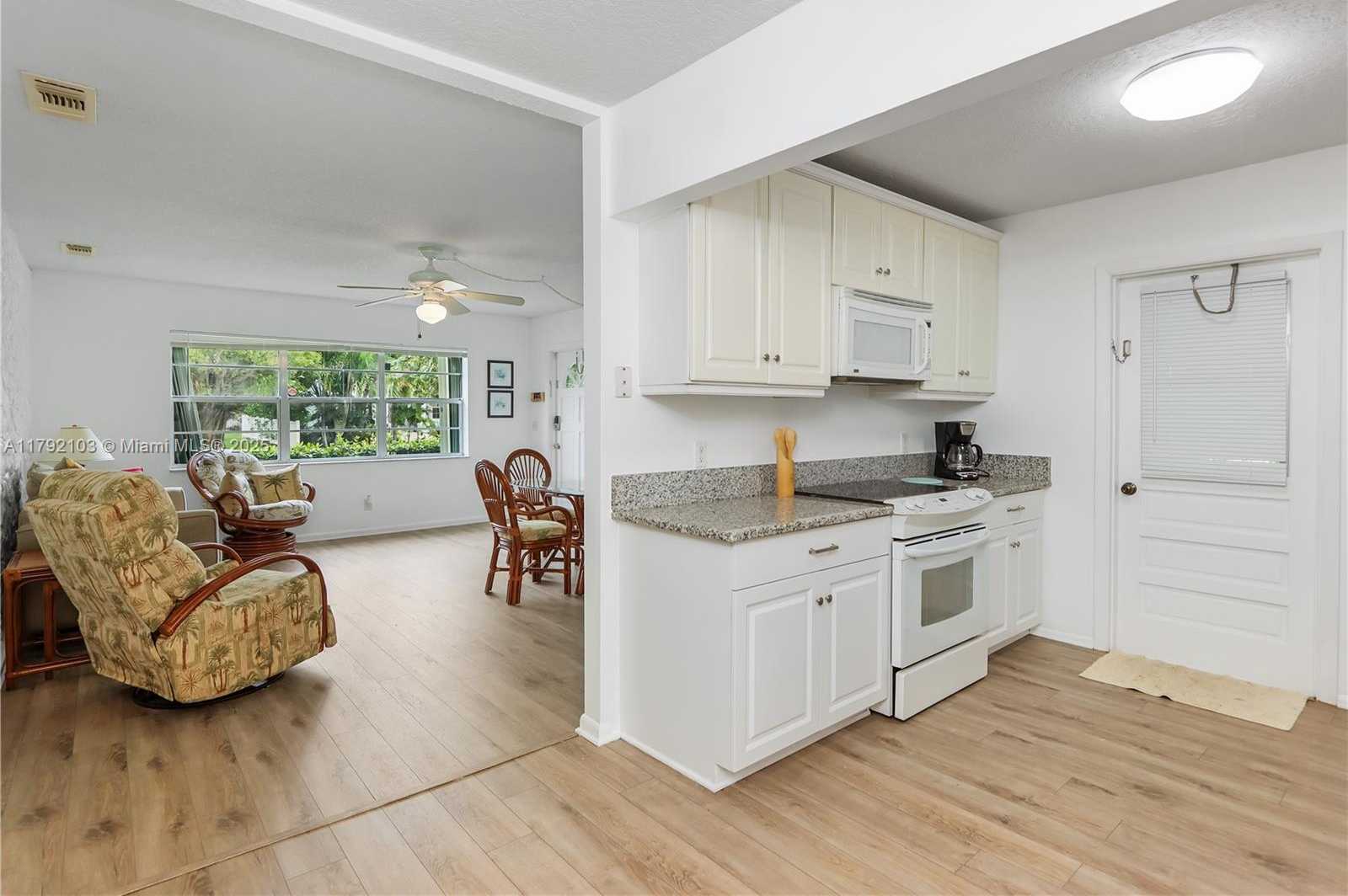 Small Image of 1115 HERNANDO ST #2, Fort Pierce Number 12