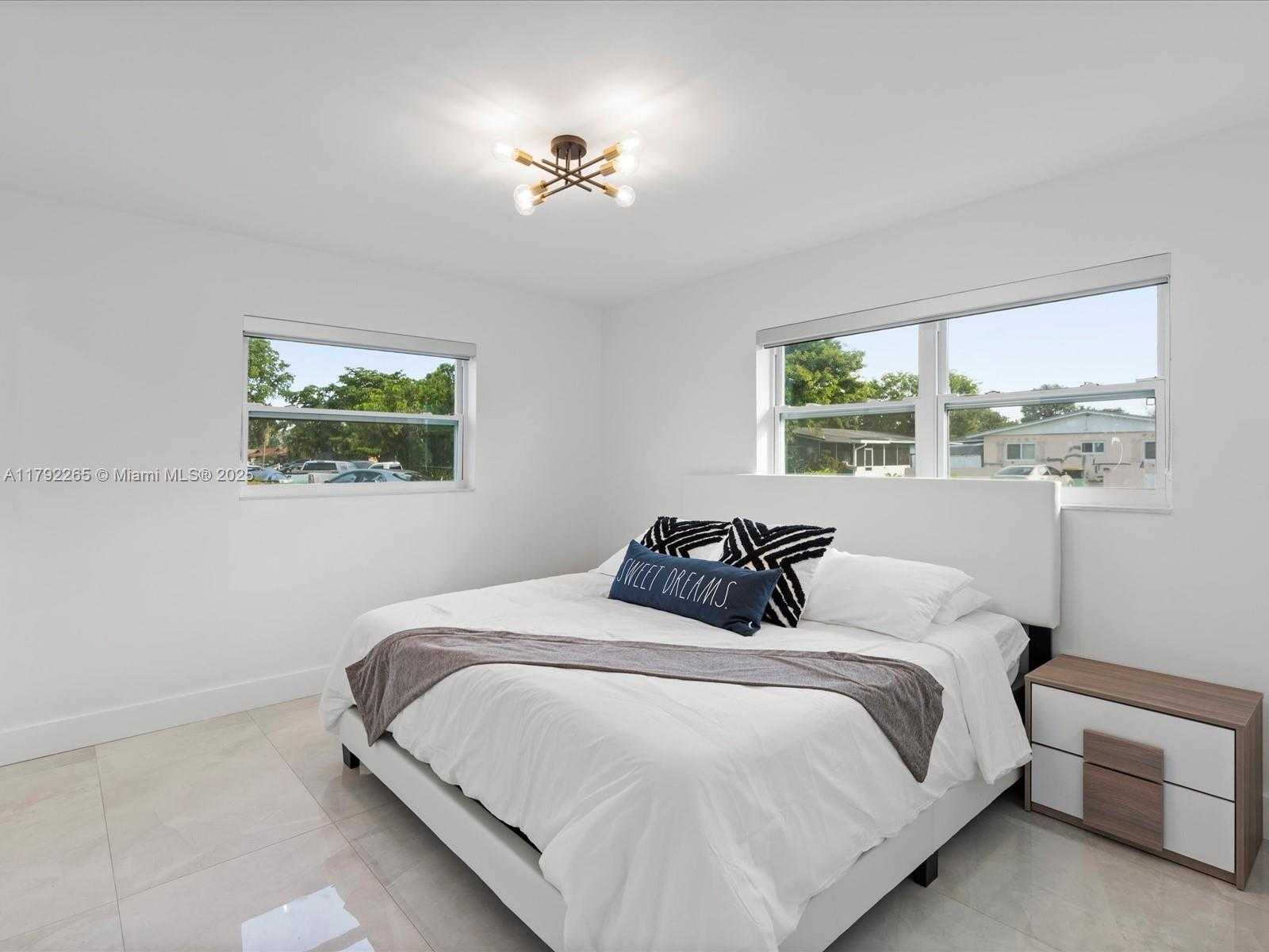 Small Image of 4761 SOUTH WEST 43RD TER, Dania Beach Number 17