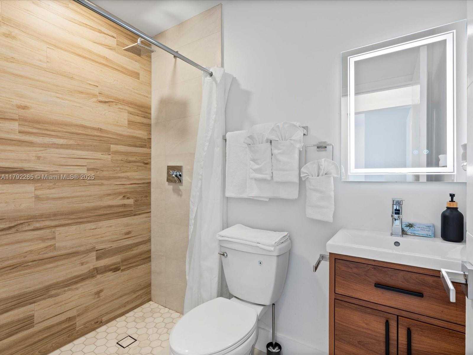 Small Image of 4761 SOUTH WEST 43RD TER, Dania Beach Number 19