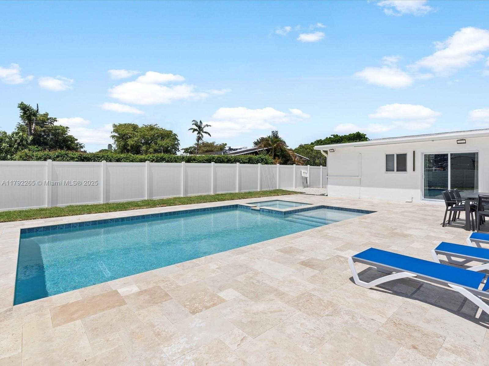 Small Image of 4761 SOUTH WEST 43RD TER, Dania Beach Number 24