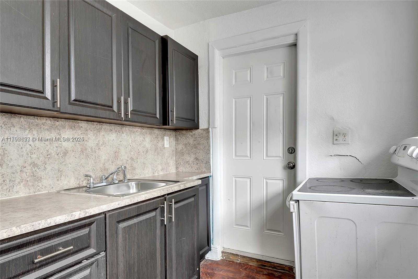 Small Image of 5434 NORTH WEST 5TH AVE, Miami Number 12