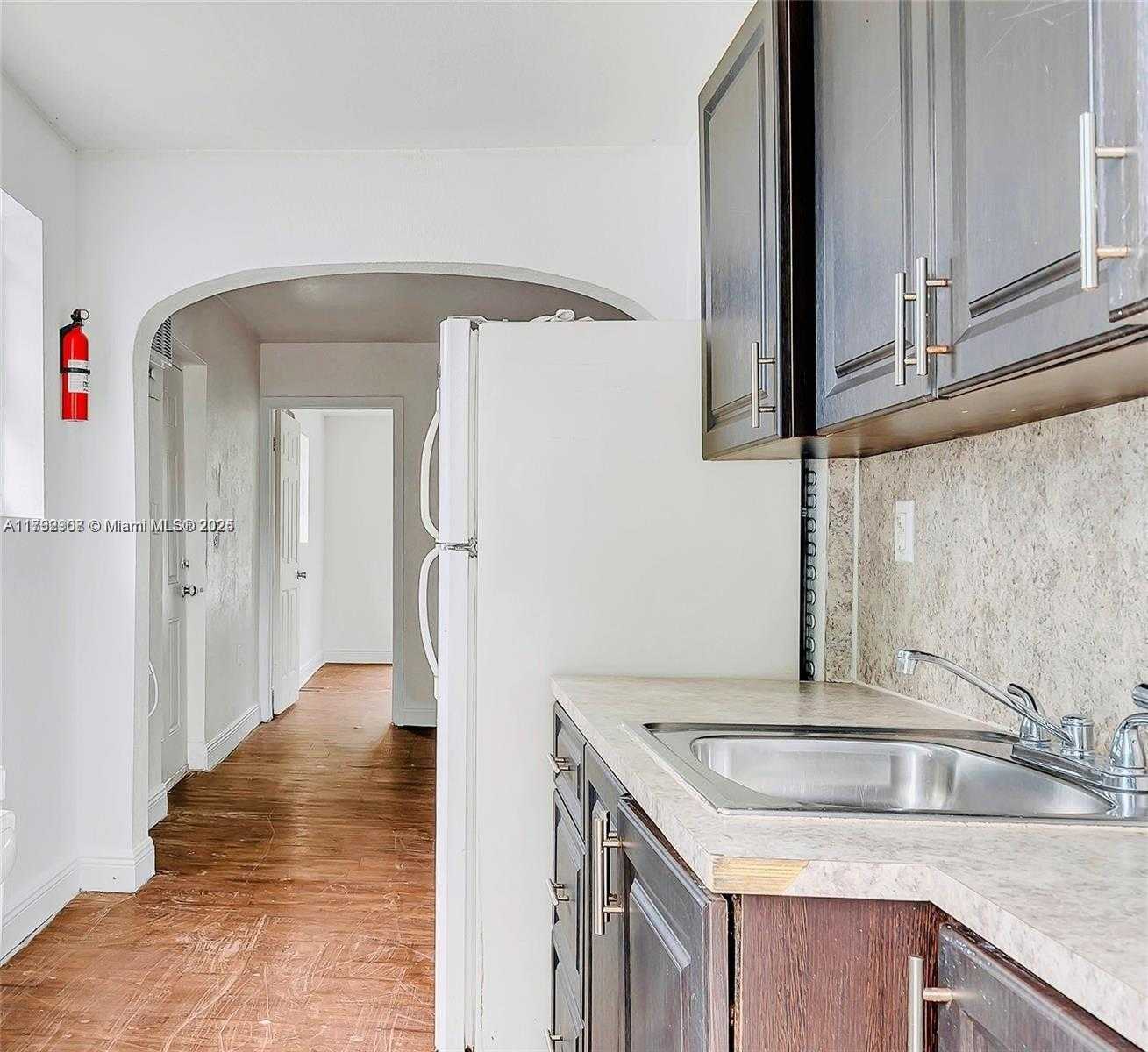 Small Image of 5422 NORTH WEST 5TH AVE, Miami Number 10