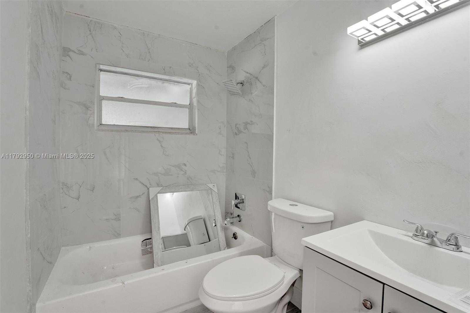 Small Image of 5657 GRANT ST #5, Hollywood Number 11