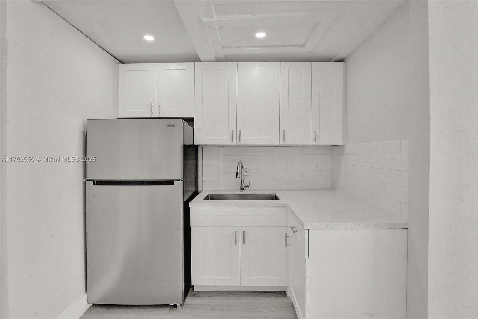 Small Image of 5657 GRANT ST #5, Hollywood Number 17