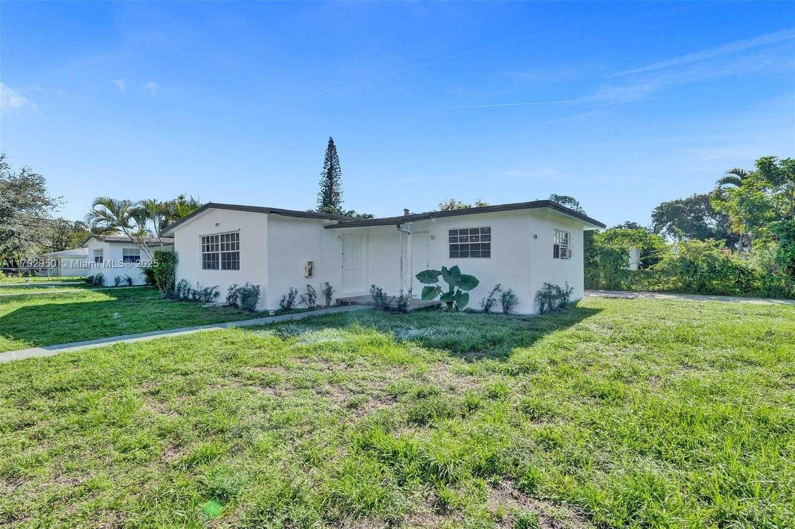 Small Image of 5657 GRANT ST #5, Hollywood Number 2