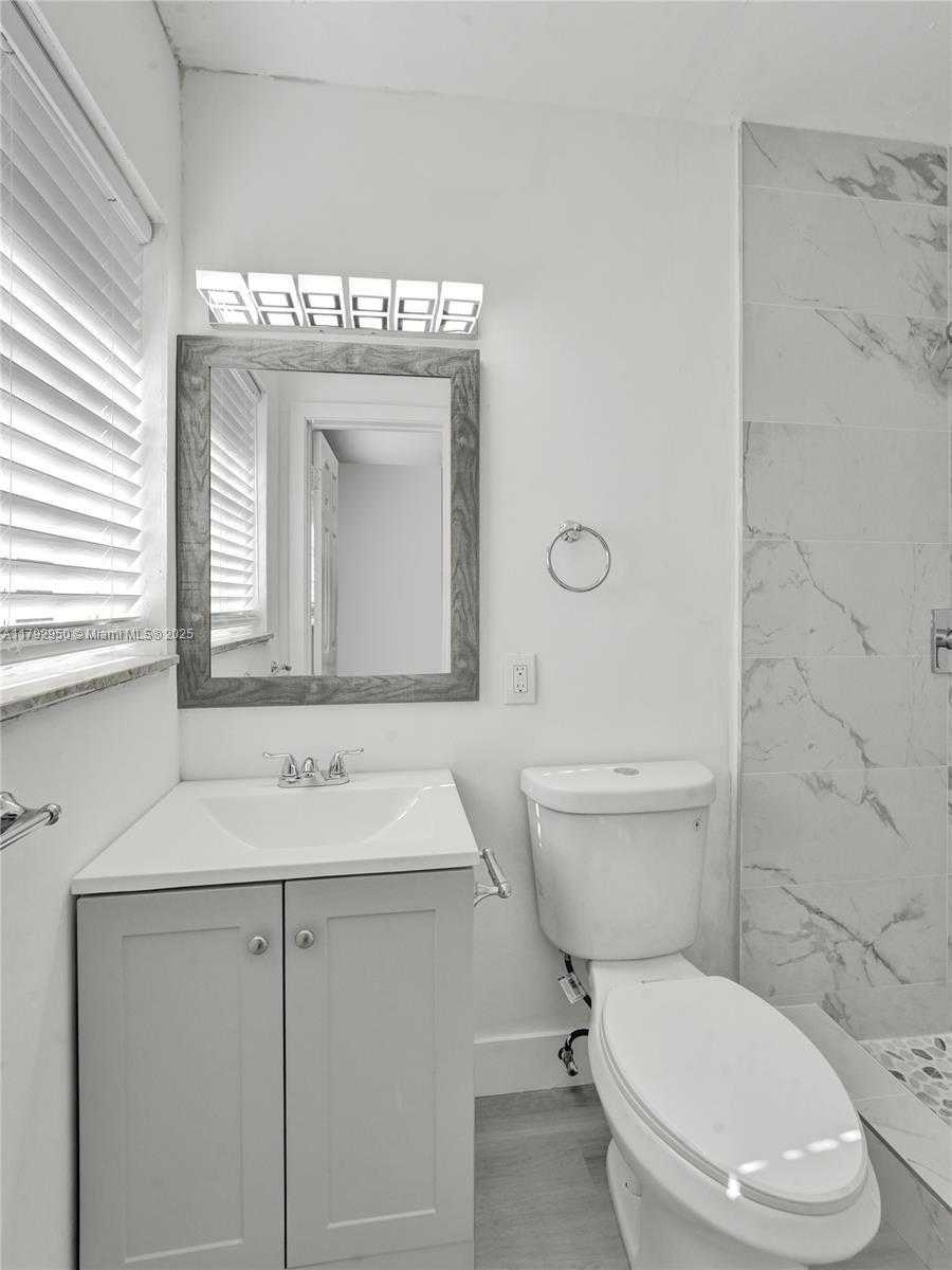 Small Image of 5657 GRANT ST #5, Hollywood Number 30