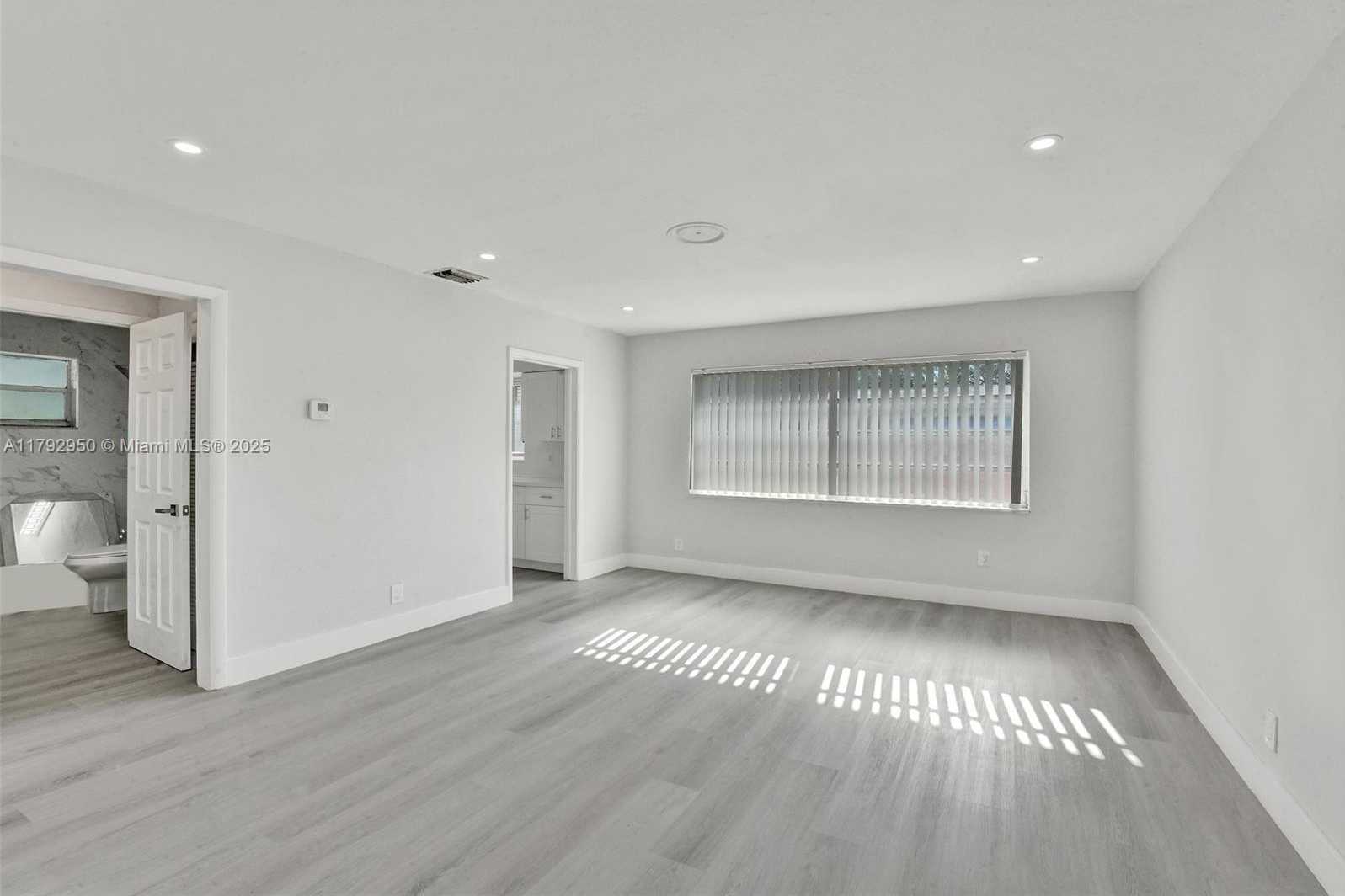 Small Image of 5657 GRANT ST #5, Hollywood Number 4