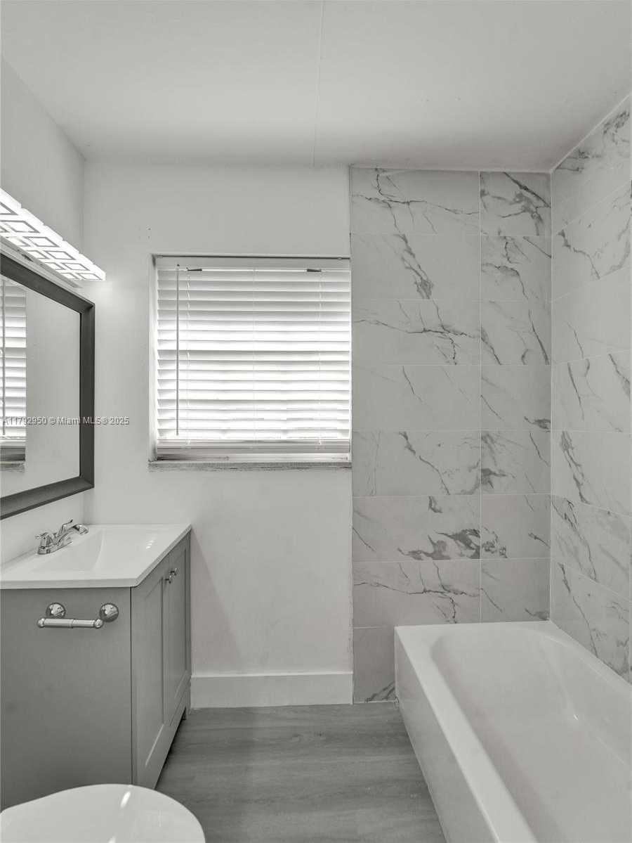 Small Image of 5657 GRANT ST #5, Hollywood Number 40