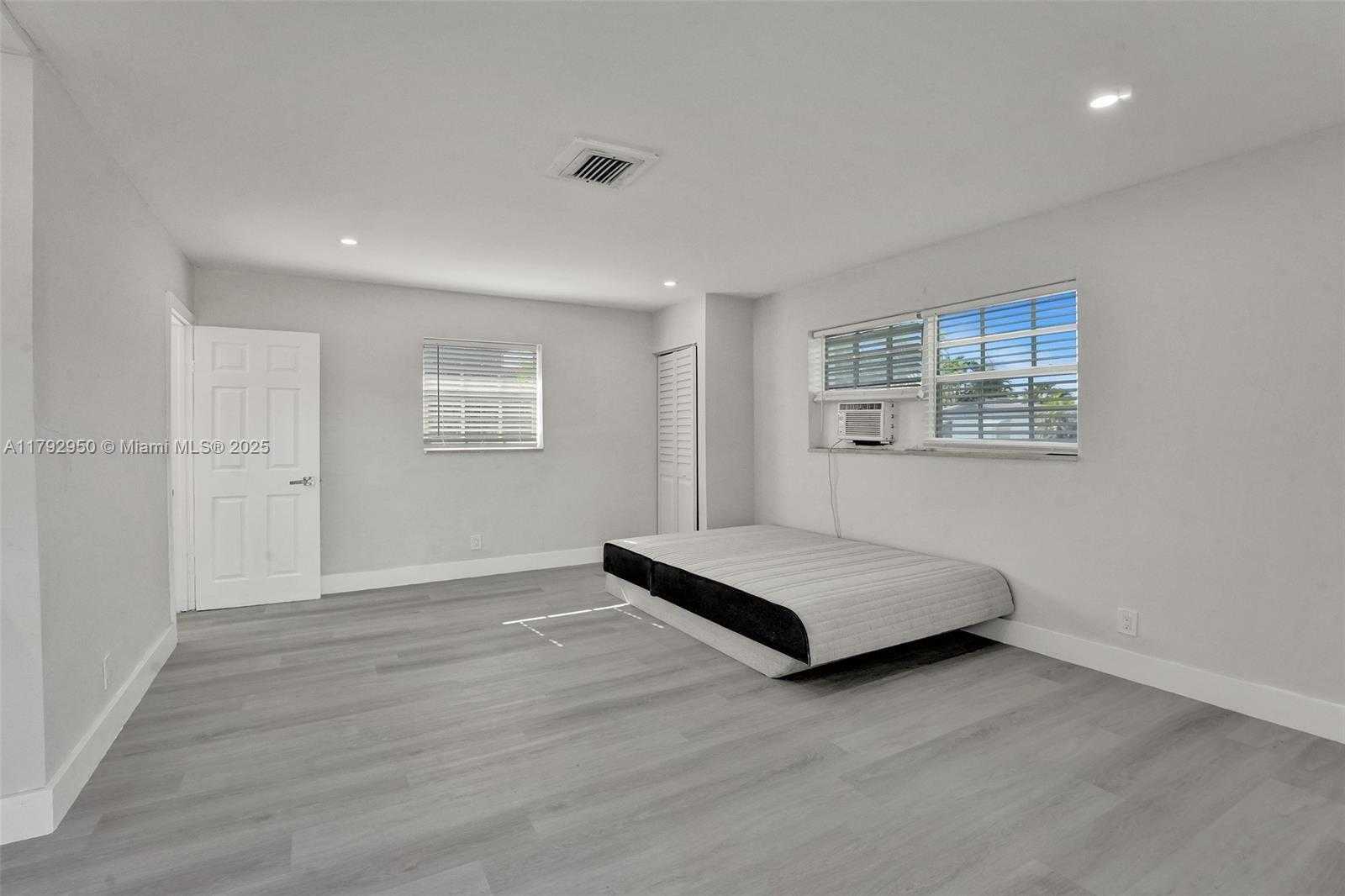 Small Image of 5657 GRANT ST #5, Hollywood Number 43