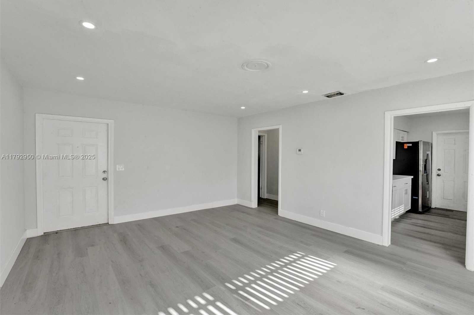 Small Image of 5657 GRANT ST #5, Hollywood Number 5