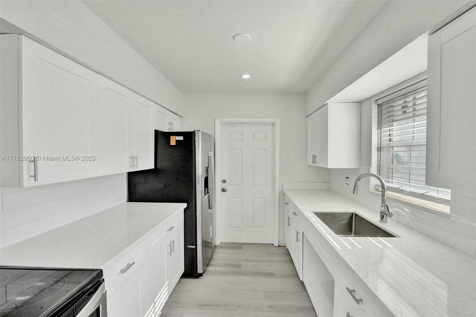 Small Image of 5657 GRANT ST #5, Hollywood Number 6