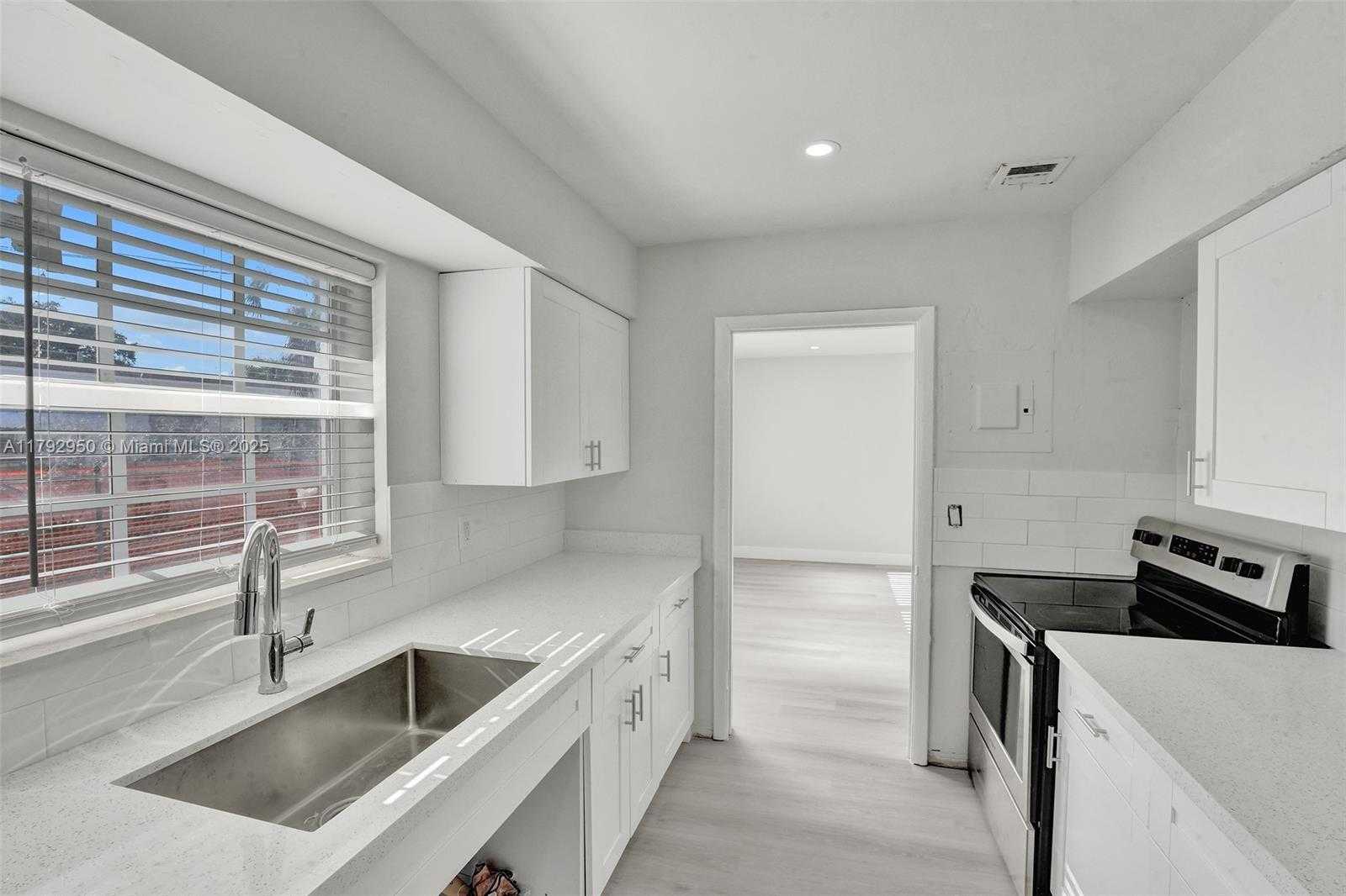 Small Image of 5657 GRANT ST #5, Hollywood Number 7