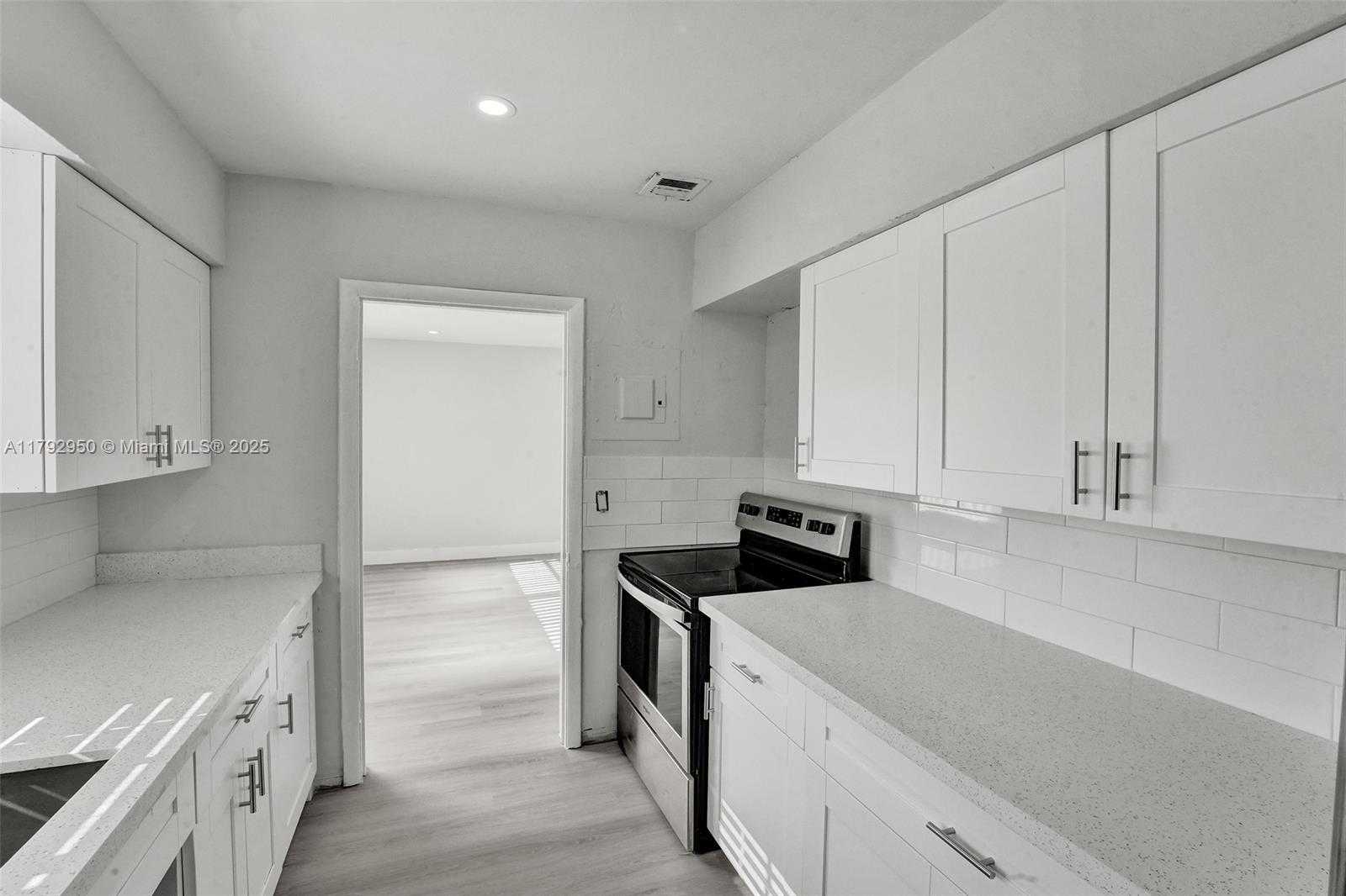 Small Image of 5657 GRANT ST #5, Hollywood Number 8