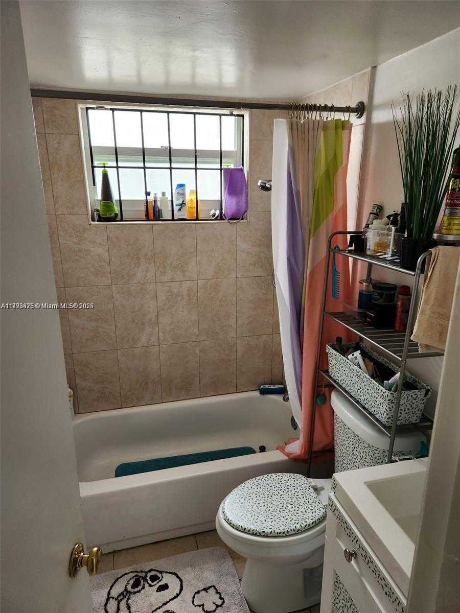 Small Image of 1243 NORTH WEST 61ST ST, Miami Number 5