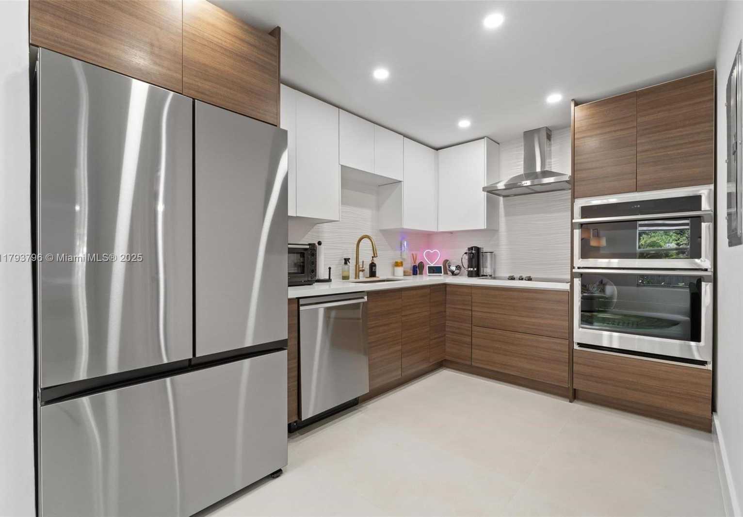 Small Image of 4430 NORTH WEST 1 AVE #2, Miami Number 12