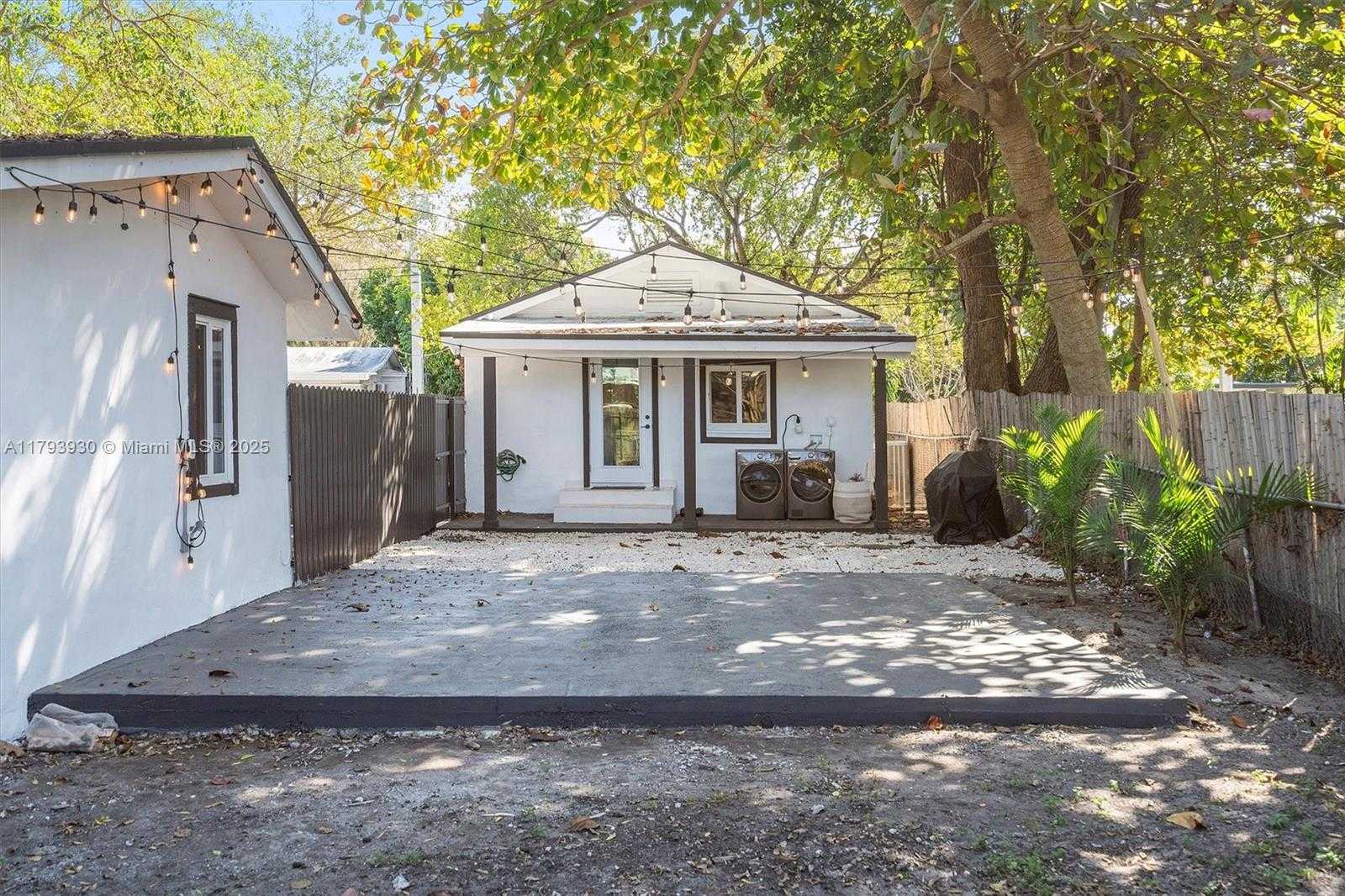 Small Image of 1045 NORTH WEST 55TH TER #2, Miami Number 17