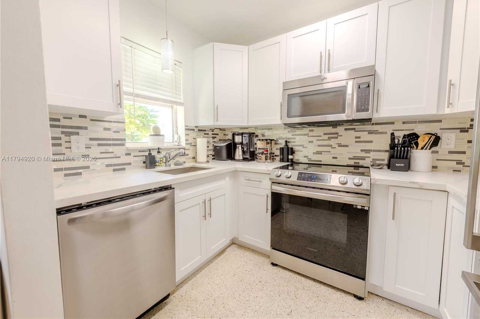 Small Image of 801 NORTH EAST 18TH AVE #1-4 #3, Fort Lauderdale Number 31